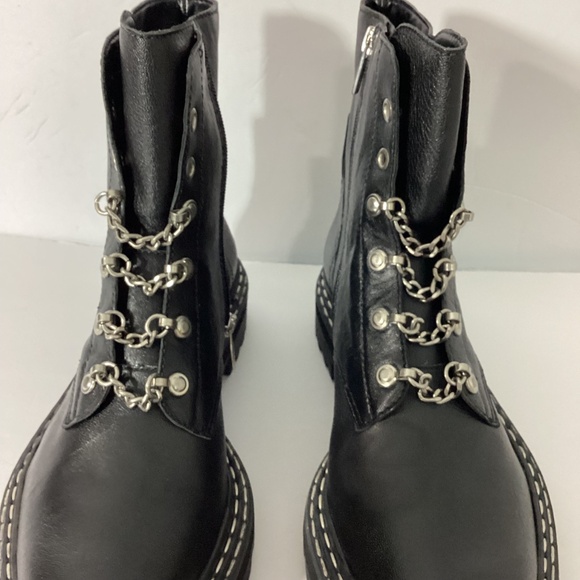 NW/BOX VINCE CAMUTO WOMAN 9.5M VC-POPINTA BLACK SOFT GOAT COMBAT ANKLE BOOTS - Picture 3 of 7